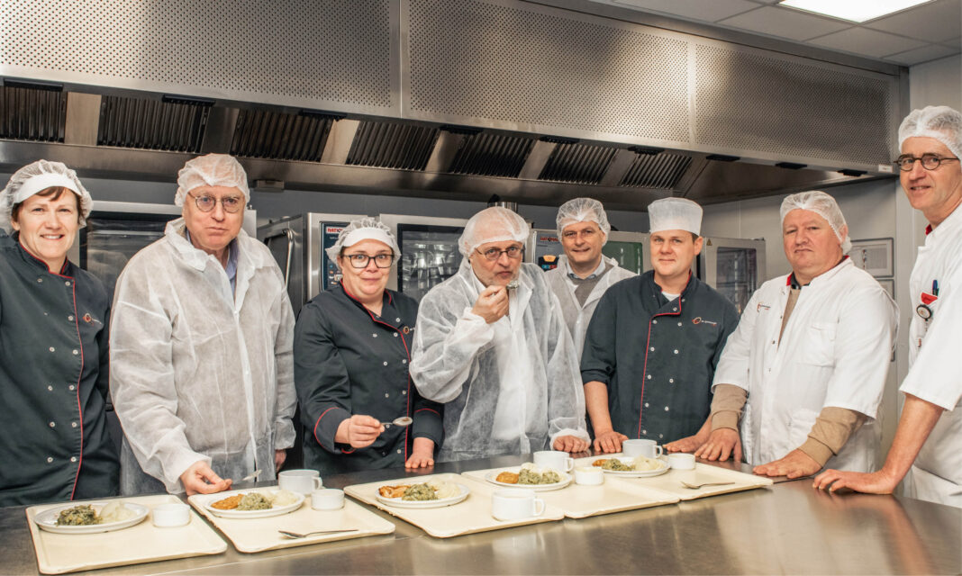 Première dans le Benelux: l’AZ Groeninge est le premier hôpital à recevoir le label Gault&Millau pour les repas des patients