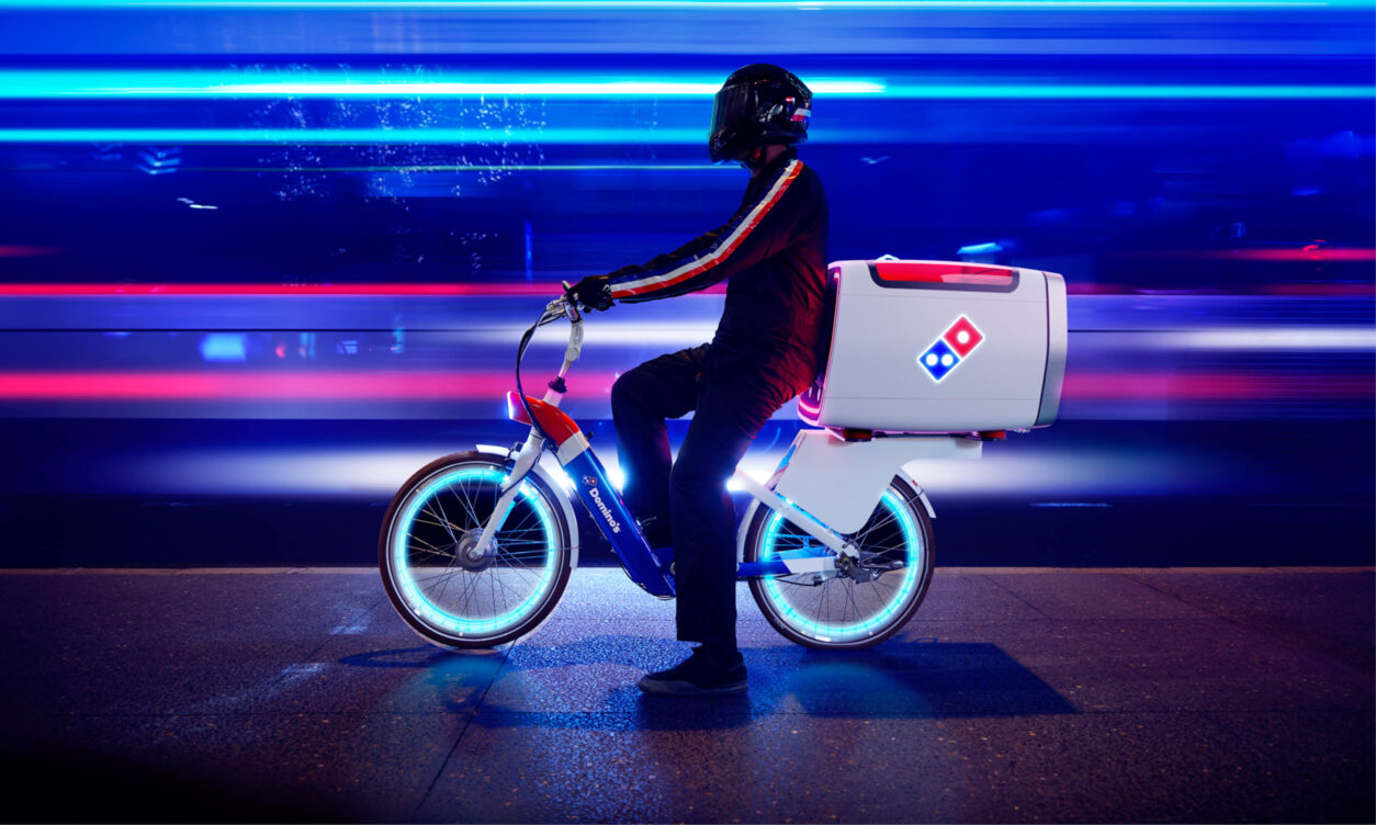 Domino’s Pizza lanceert e-bike met pizza-oven