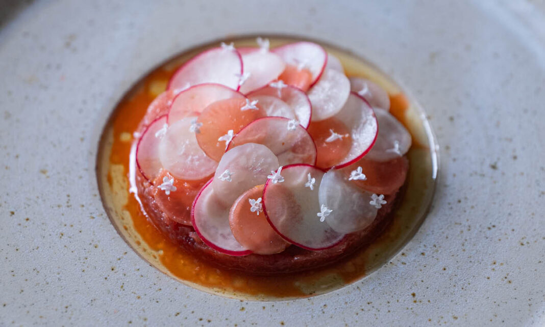 Tartare de betterave rose et kimchi de radis