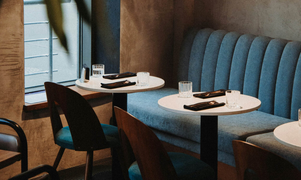 Waarom luxe horeca-interieurs vandaag onze woonkamers inspireren